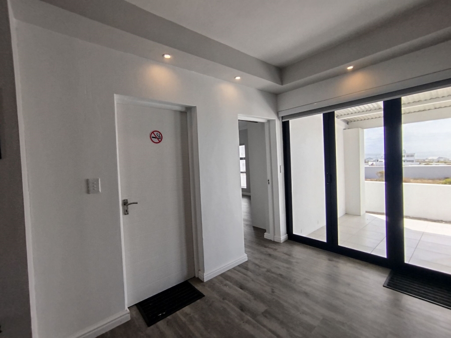 4 Bedroom Property for Sale in Hoogland Western Cape